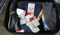 Cảnh sát truy đuổi, bắt “quái xế” vận chuyển 8.300 gói thuốc lá lậu